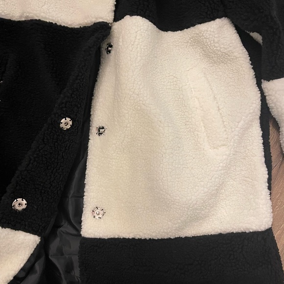 New Azalea Wang check it, black and white long teddy trench coat, size medium - Picture 11 of 11